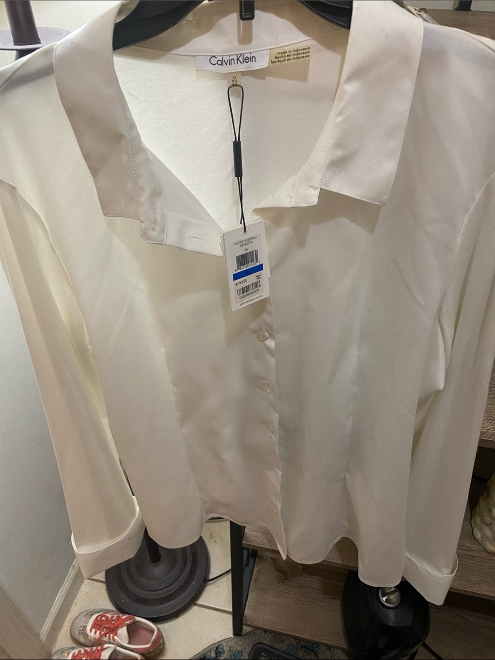 Calvin Klein Men's Off-White Button-Up Dress Shirt